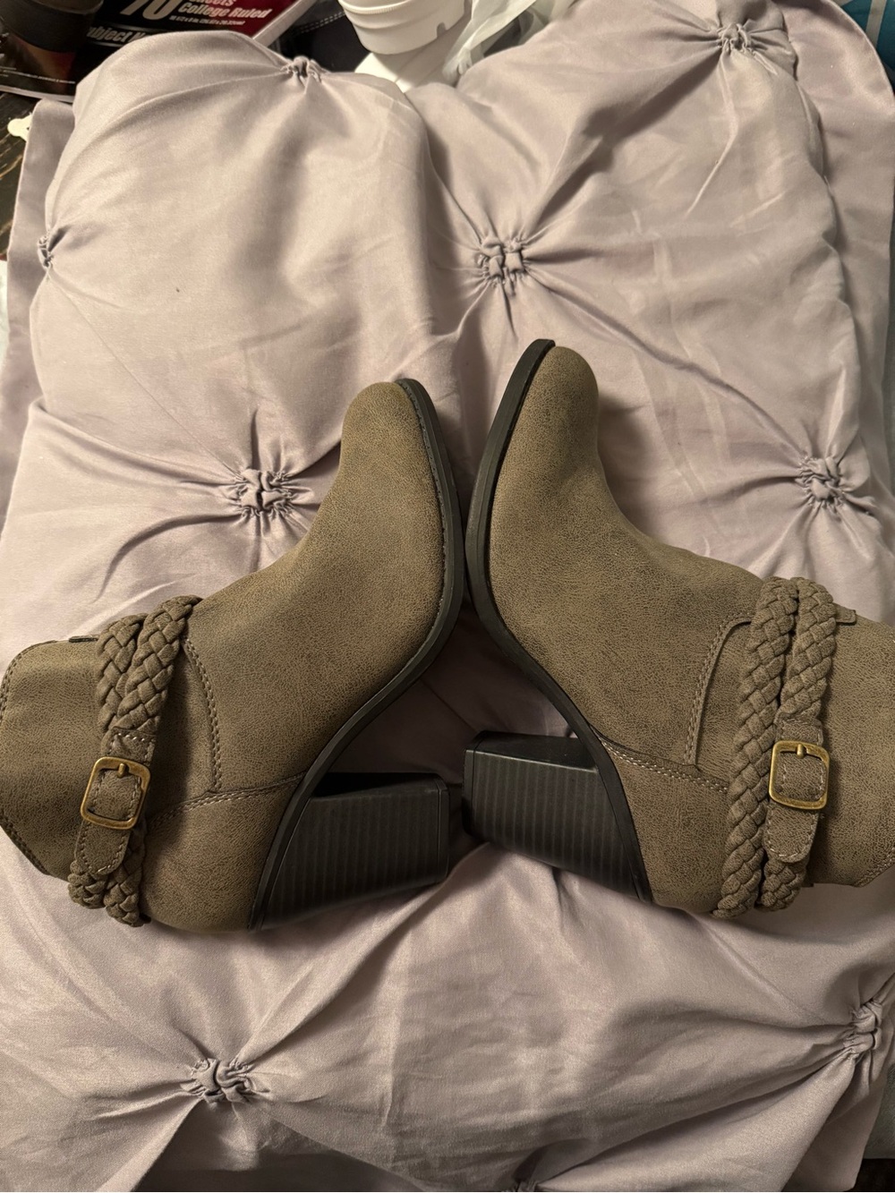 No Parking size 7.5 booties. Roughly 3 inch heels. Brown/gray